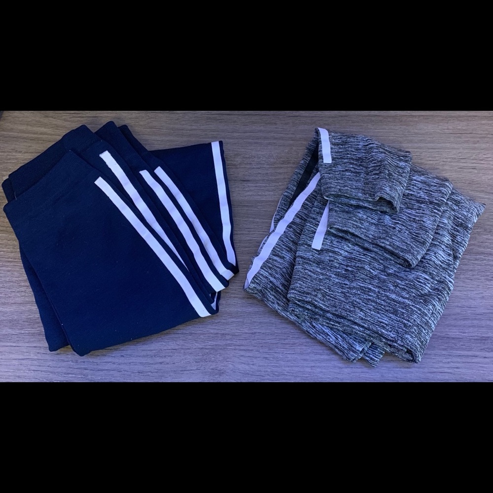 TWO PAIRS OF RUE 21 LEGGINGS, BLUE AND GRAY